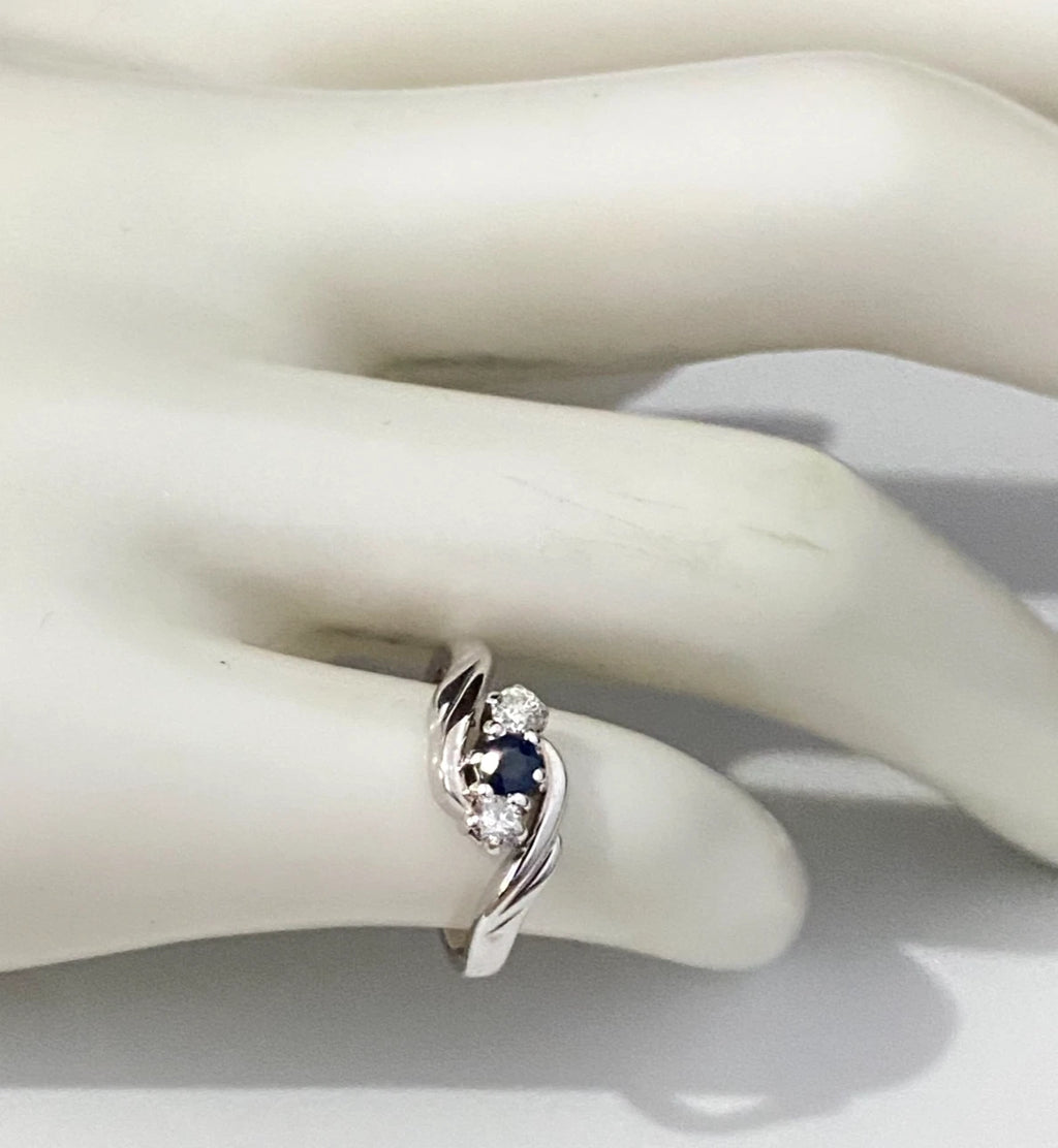 9K White Gold W/ Sapphire & Diamond Crossover Ring Size G 1/2 - 3 3/4