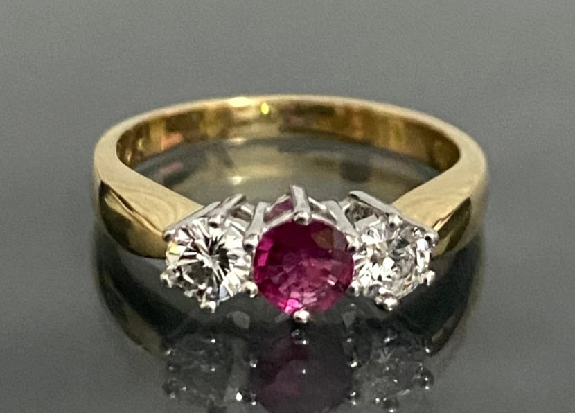 18ct Yellow Gold Ruby & Diamond 3 Stone Ring – Size I 1/2 (US 4.5)