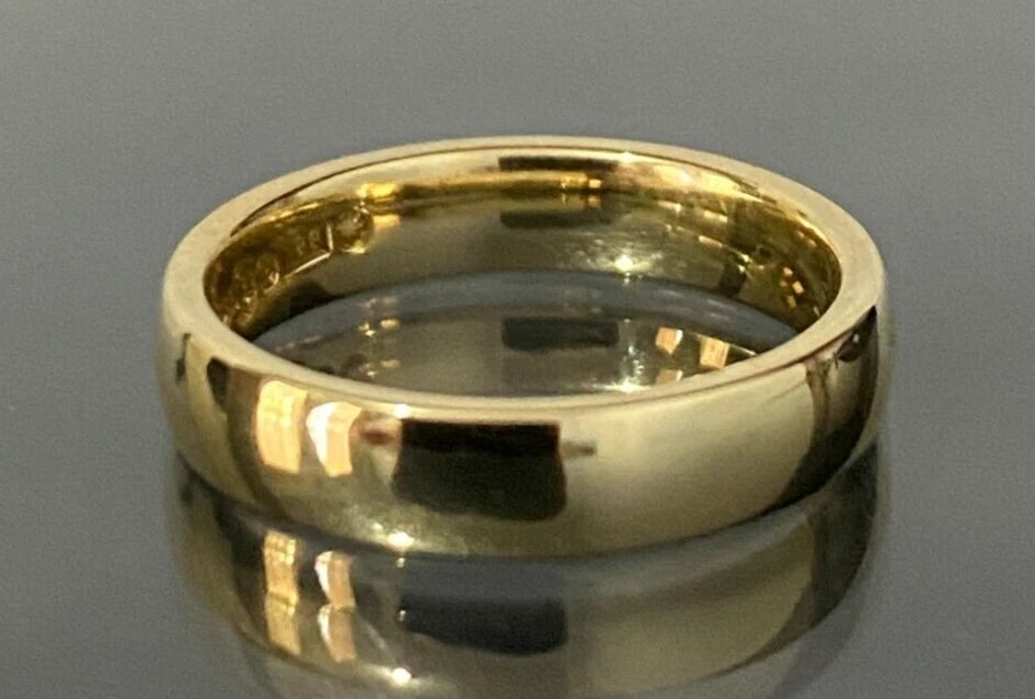 18K Yellow Gold Wedding Band Ring Size H 1/2 - 4