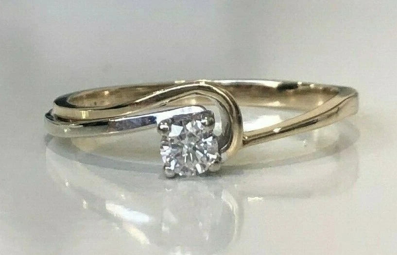 10K Two Color Gold & 0.15CT Diamond Single Stone Swirl Ring Size O - 7