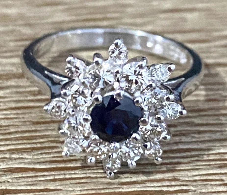18K White Gold W/ Sapphire & 0.75CT Diamond Cluster Ring Size M 1/2 - 6 1/2