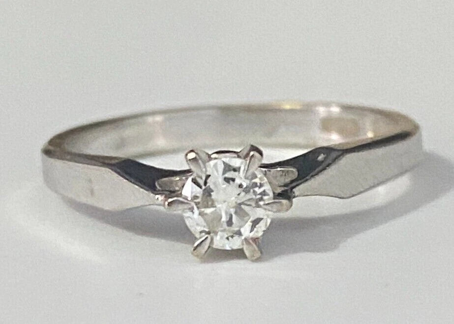 18K White Gold & 0.25CT Diamond Solitaire Ring Size K 1/2 - 5 3/8