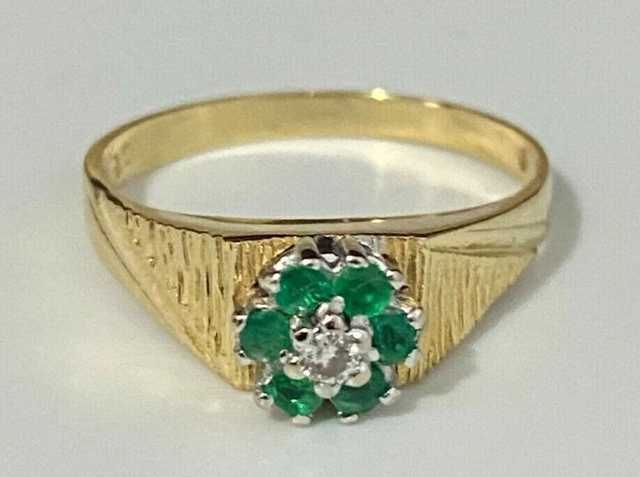 18K Yellow Gold W/ Emerald & Diamond Cluster Ring size L - 5 1/2