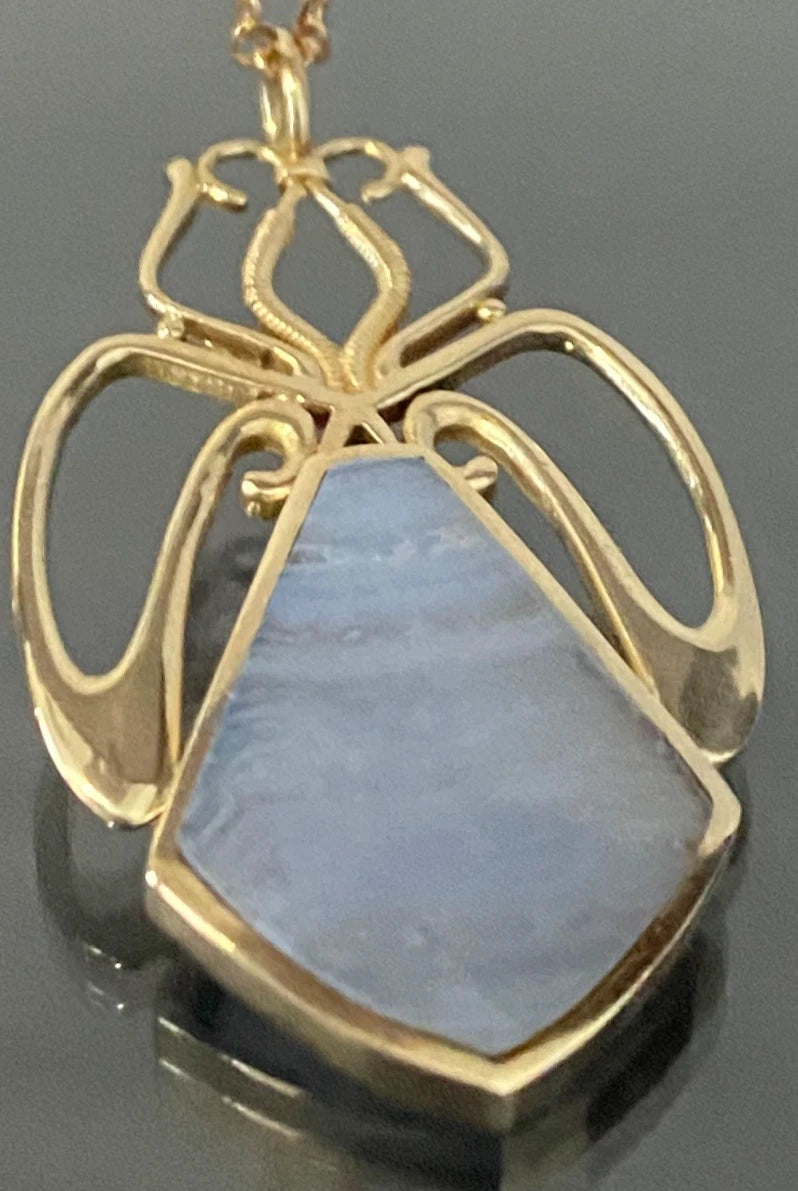 9K Yellow Gold & White Agate Spider Pendant 46.0mm