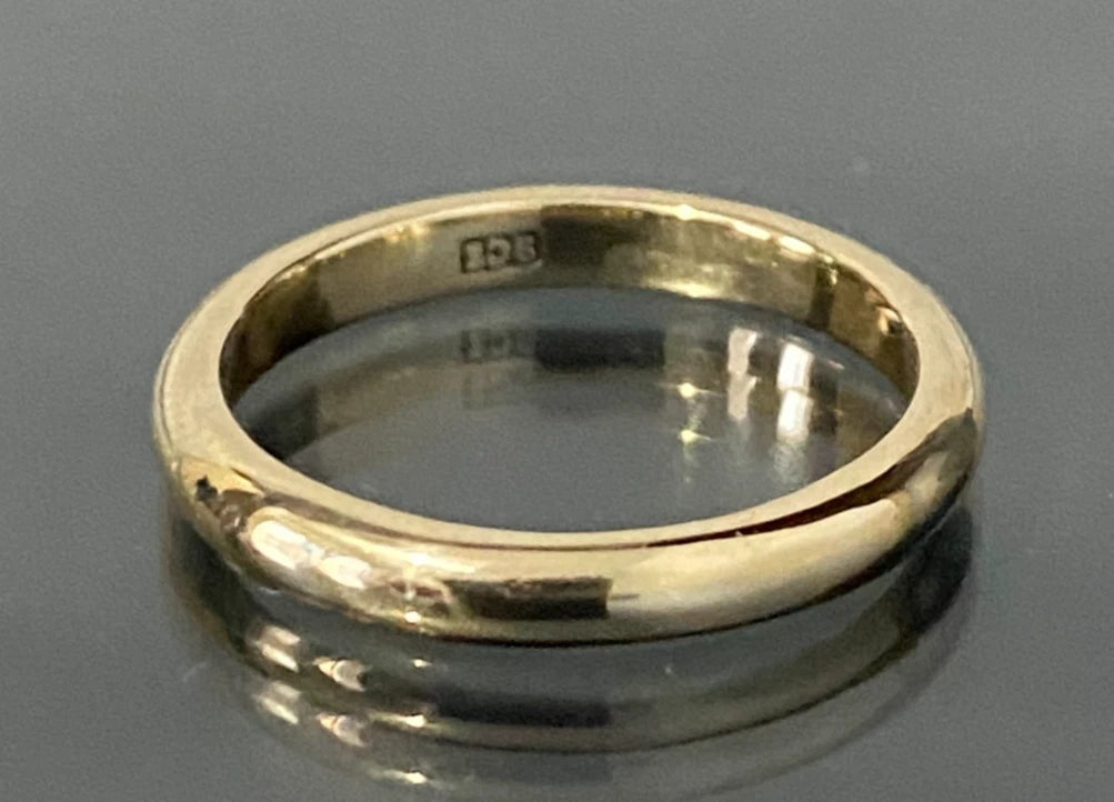 Vintage 9CT Yellow Gold Plain Wedding Band D Shape Bridal Ring Size M - 6 1/4