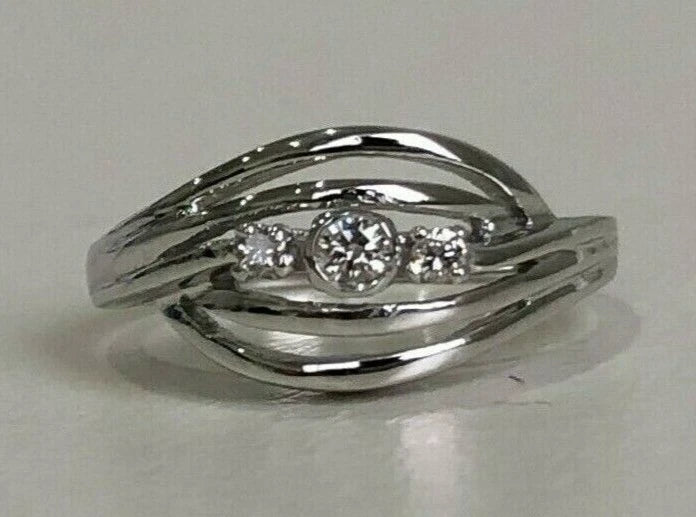 18K White Gold & Diamond Three Stone Ring Size J 1/2 - 5