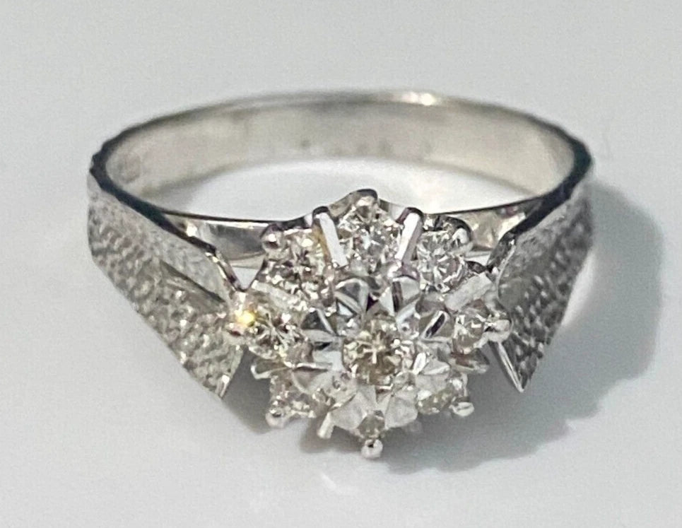 18K White Gold & 0.30CT Diamond Cluster Ring Size Q - 8