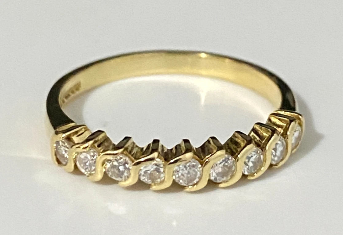 18K Yellow Gold & 0.30CT Diamond Wedding Band Ring Size O - 7 1/4