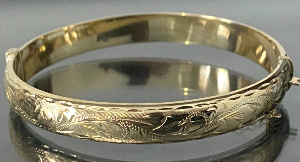English 9K Yellow Gold Engraved Hinged Bangle