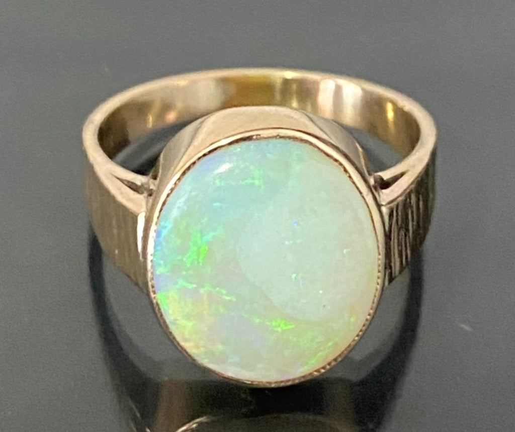 Vintage 9K Yellow Gold & Opal Ring Size S - 9 3/8