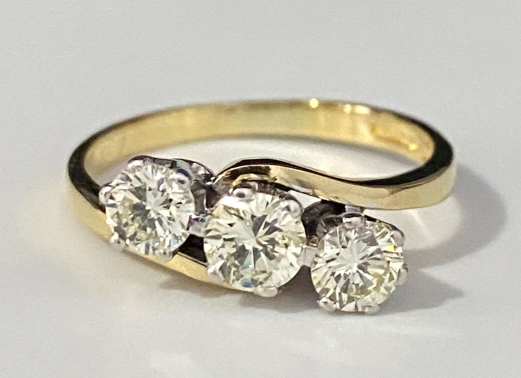 18K Yellow Gold & 0.75CT Diamond Three Stone Crossover Ring Size L 1/2 - 6