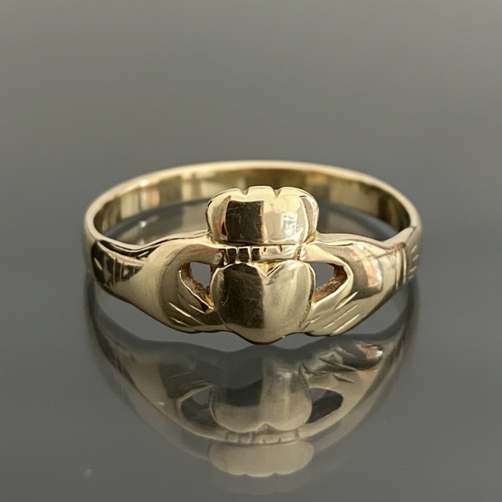 Vintage 9K Yellow Gold Traditional Claddagh Ring Size M (US 6.25)