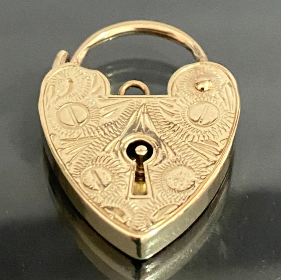 Vintage 9ct Yellow Gold Heart Engraved Padlock Clasp / pendant