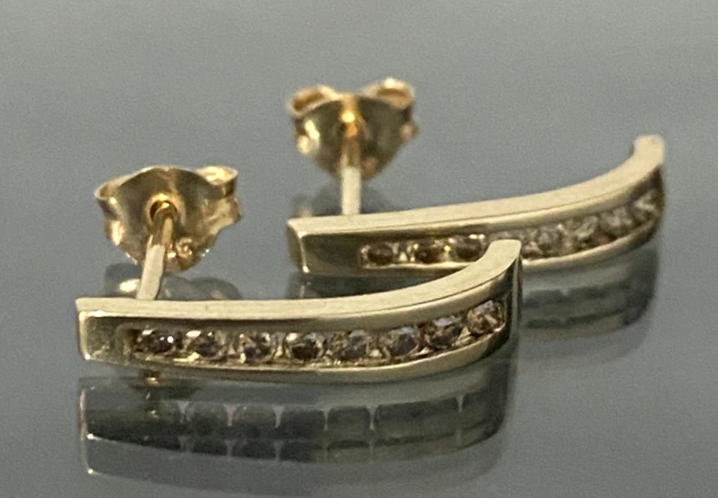 9K yellow Gold & Brown Diamond Chennel Set Stud Earrings