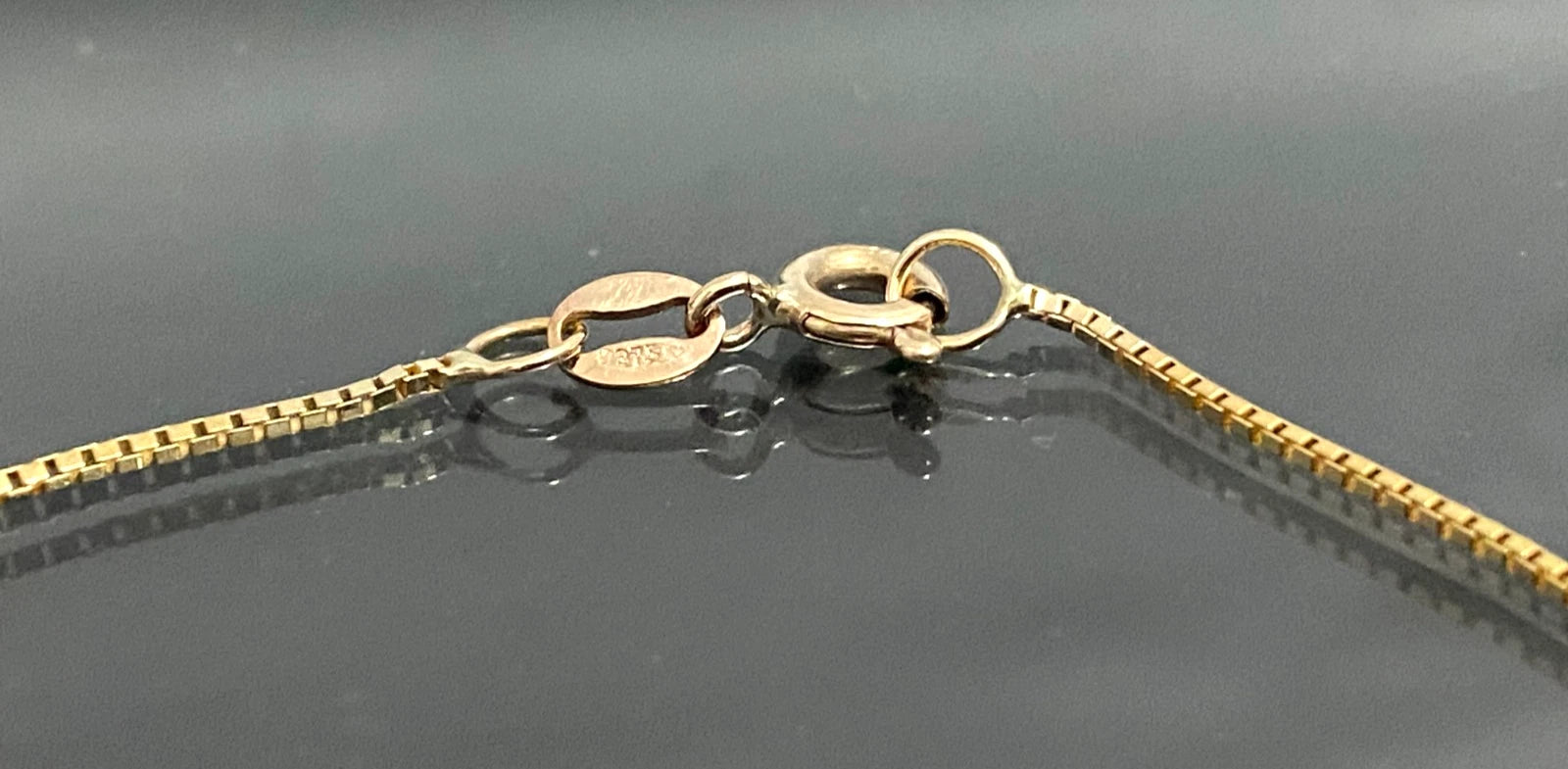 9ct Yellow Gold Box Link Bracelet 19cm Long