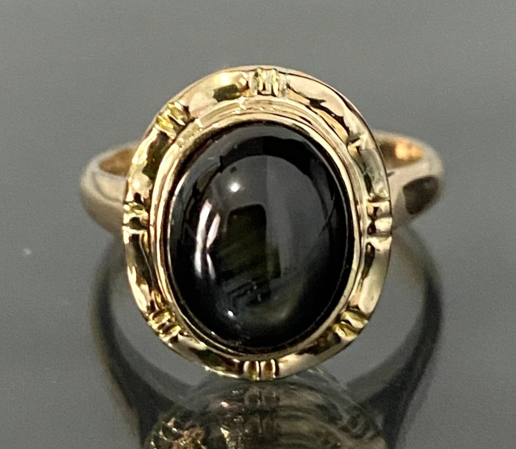 Vintage 14K Yellow Gold W/ Black Star Sapphire Ring Size L - 5 7/8
