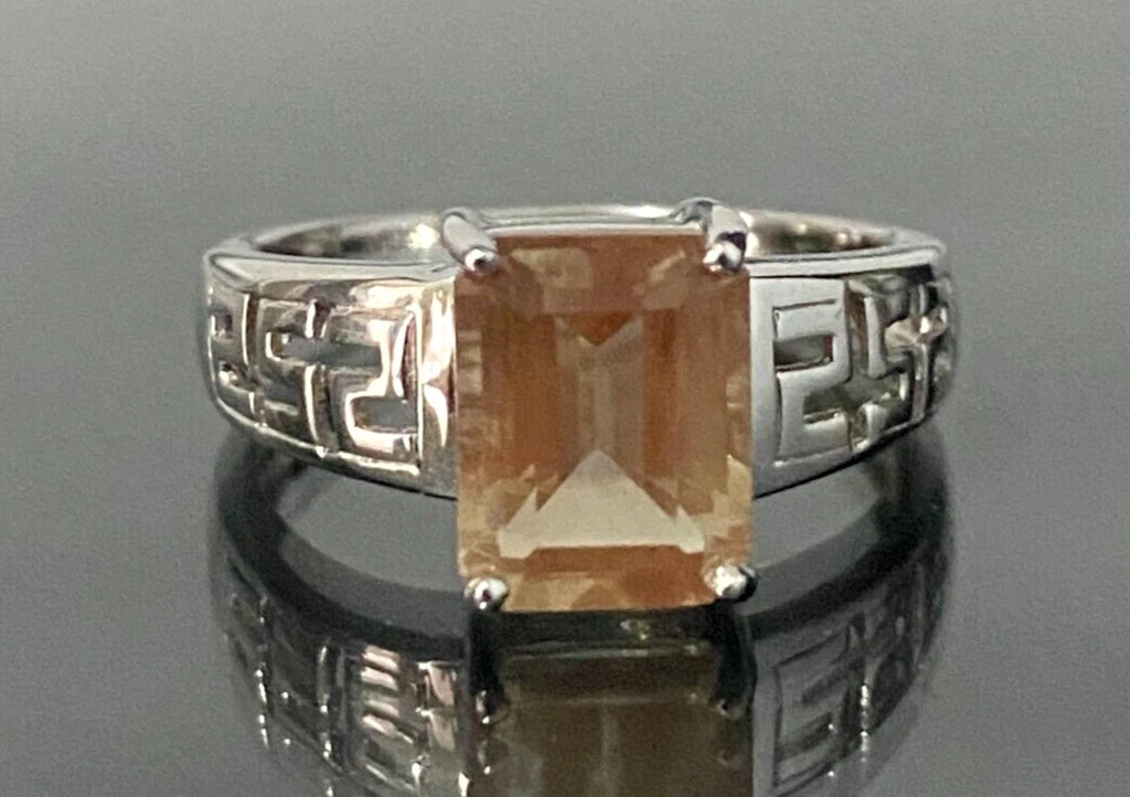 9K White Gold & Andesine Single Stone Ring Size N - 6 1/2